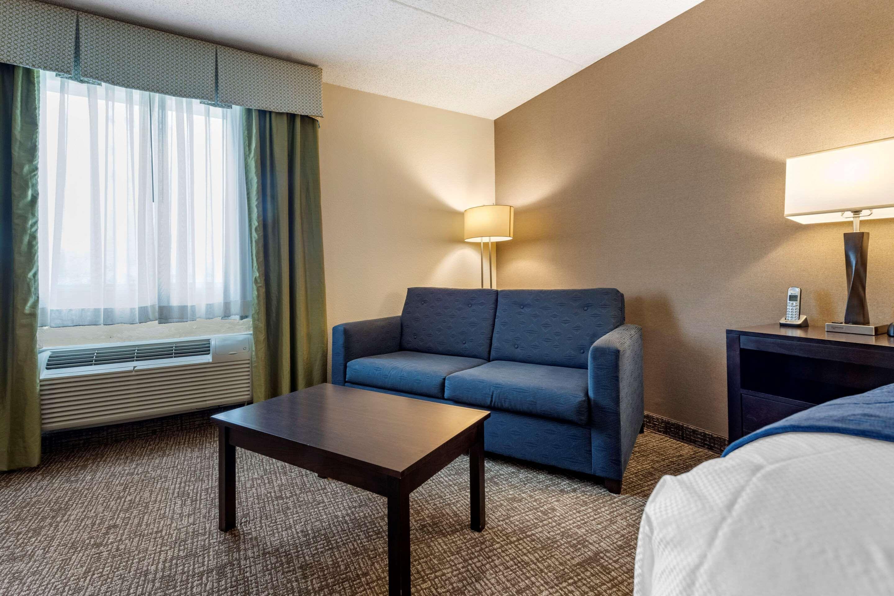 Comfort Inn & Suites Butler Extérieur photo