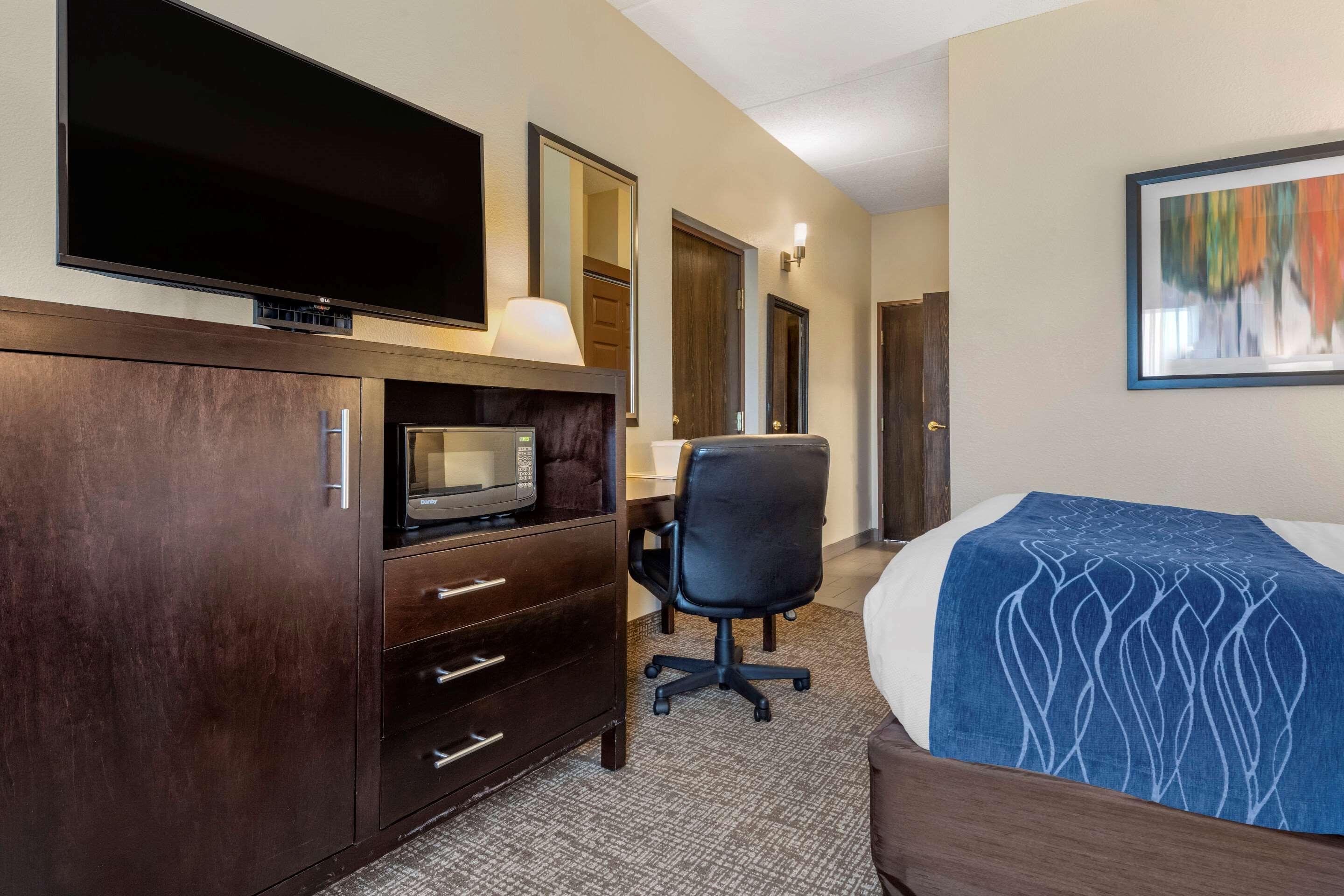 Comfort Inn & Suites Butler Extérieur photo