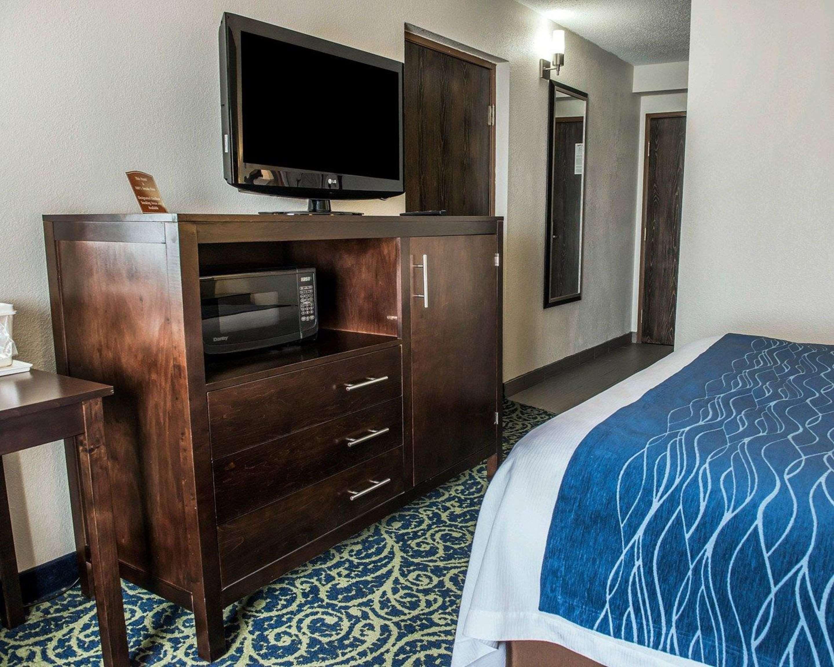 Comfort Inn & Suites Butler Extérieur photo