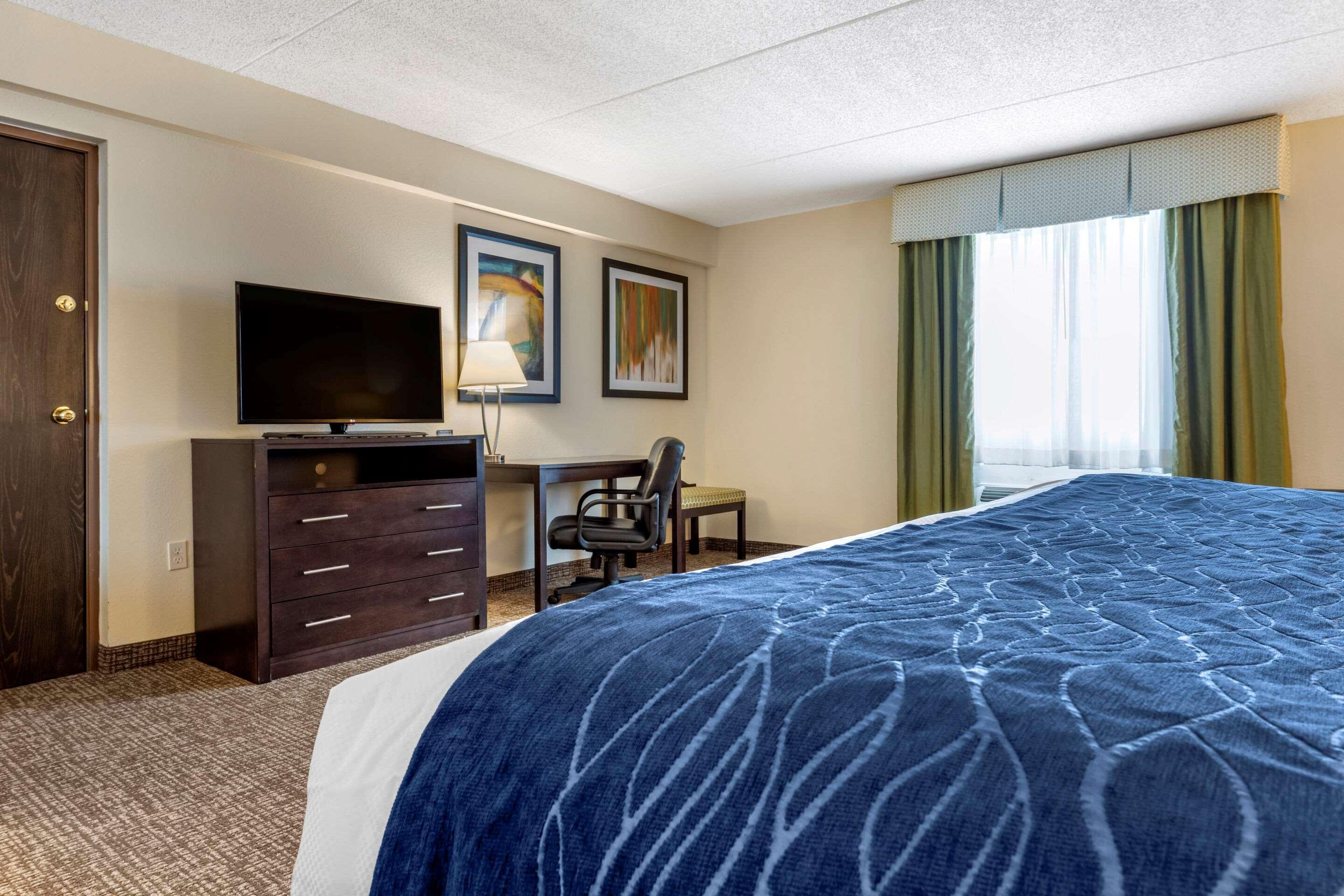 Comfort Inn & Suites Butler Extérieur photo