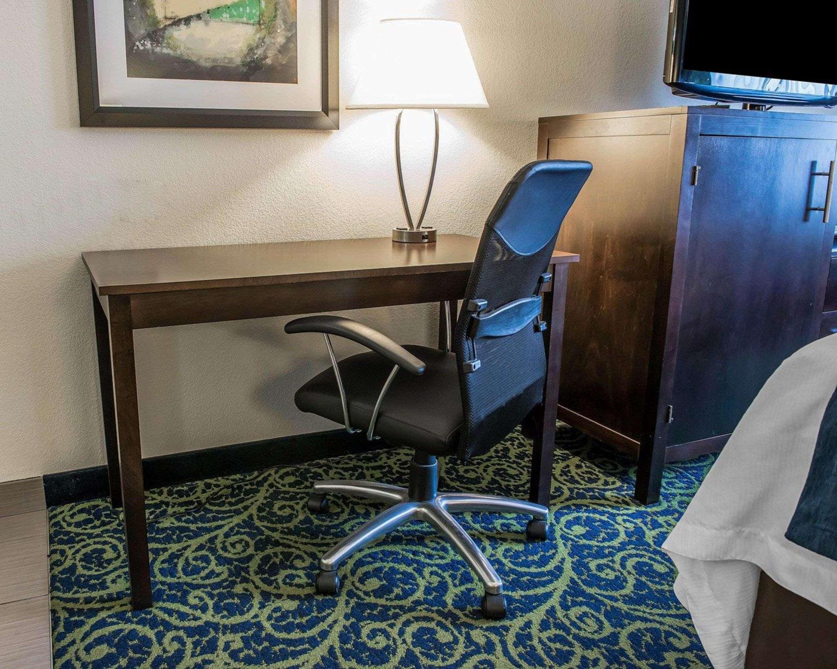 Comfort Inn & Suites Butler Extérieur photo