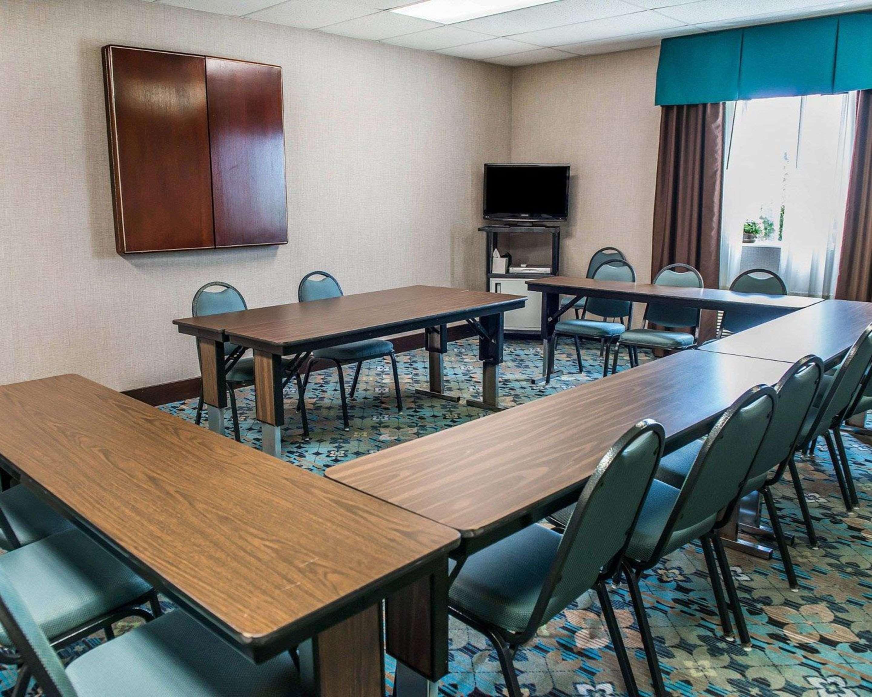 Comfort Inn & Suites Butler Extérieur photo